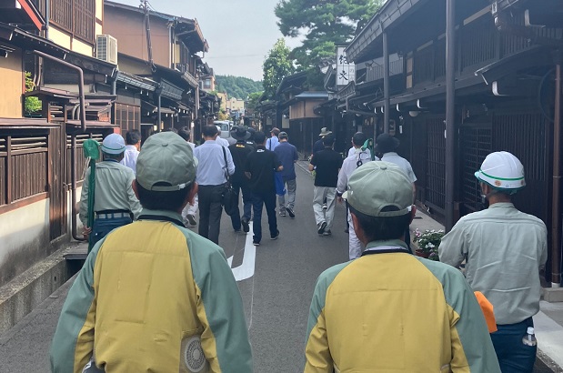 高山祭前の安全点検のイメージ