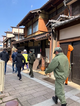 春の高山祭前の安全点検のイメージ