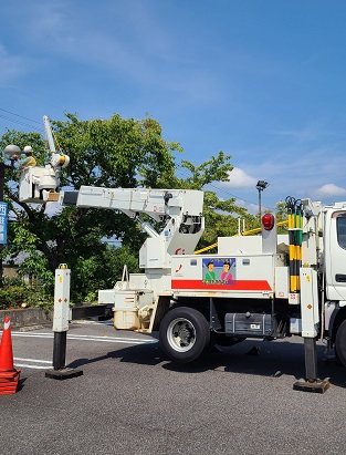 中津川市民病院の街灯清掃活動に参加のイメージ