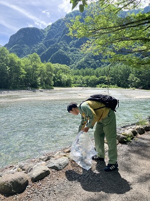 上高地の一斉清掃に参加のイメージ