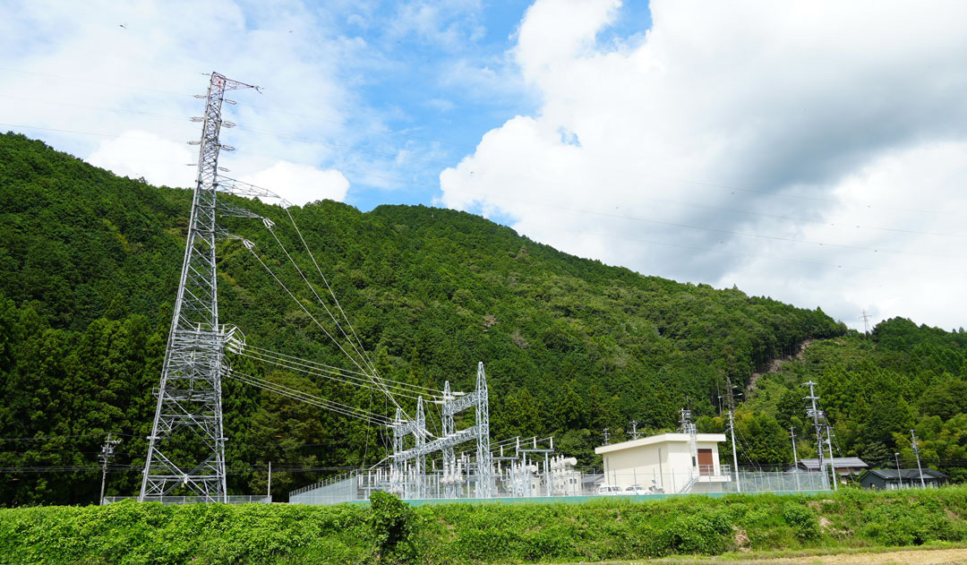 岐礼変電所　ナタネ油変圧器1