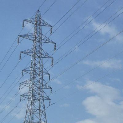 電線の近くで作業される方へ